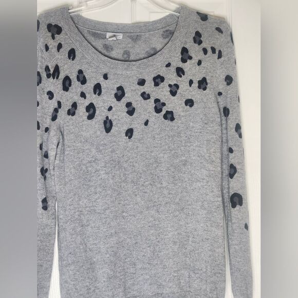 Halogen LP Gray Leopard Print 100% CASHMERE Crew Neck LngSlv Women’s Sweater - Picture 4 of 6